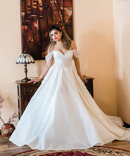 Булчинска рокля от Bridal Gallery | Сватбени рокли от BridalGallery.bg