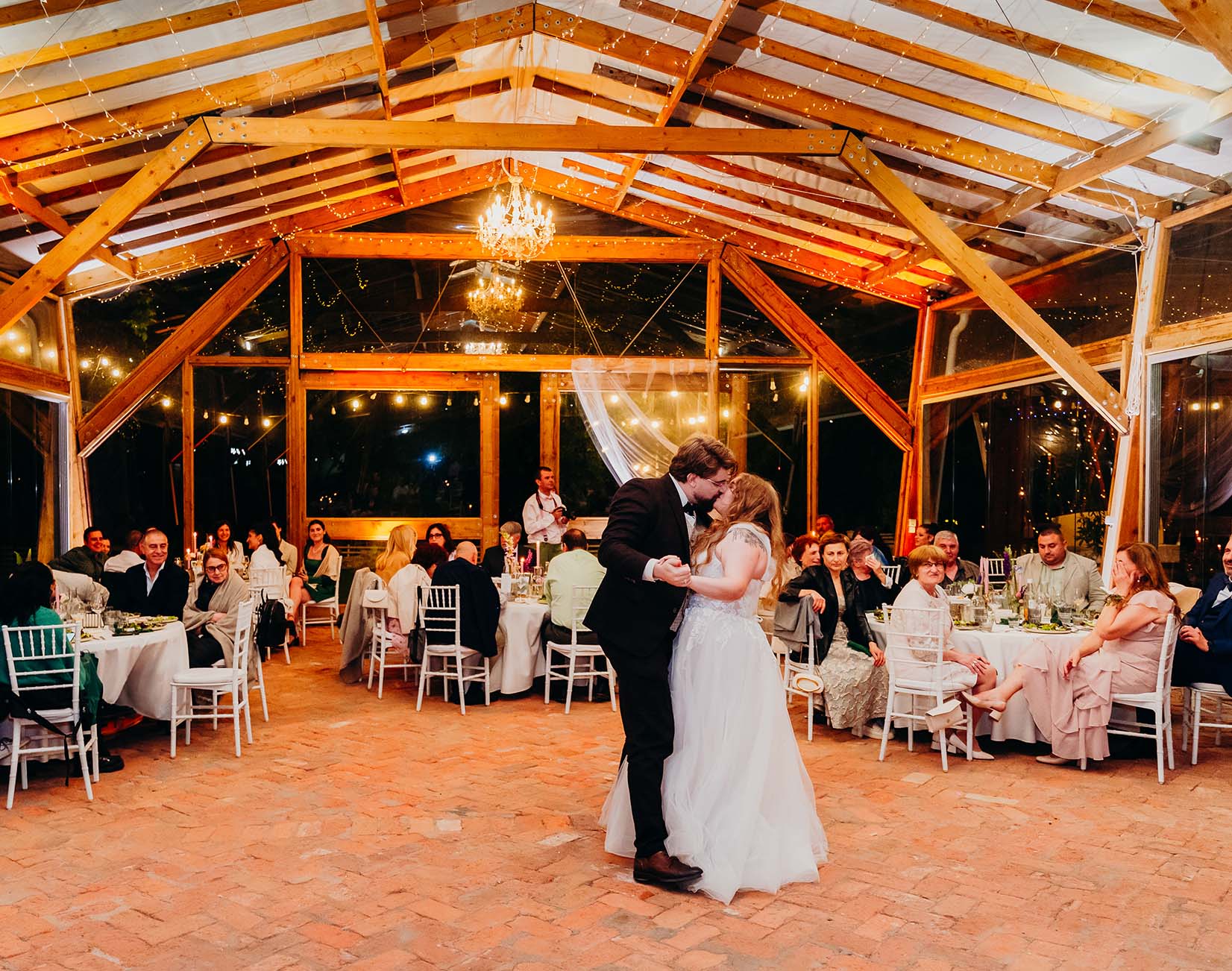 Сватбата на Тони (9) - Сватбена галерия на Ivylu.bg