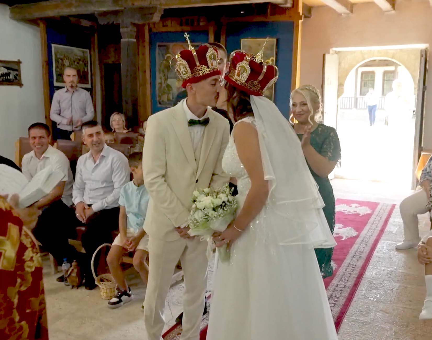 Сватбата на Женя и Йонуц (4) - Сватбена галерия на Ivylu.bg