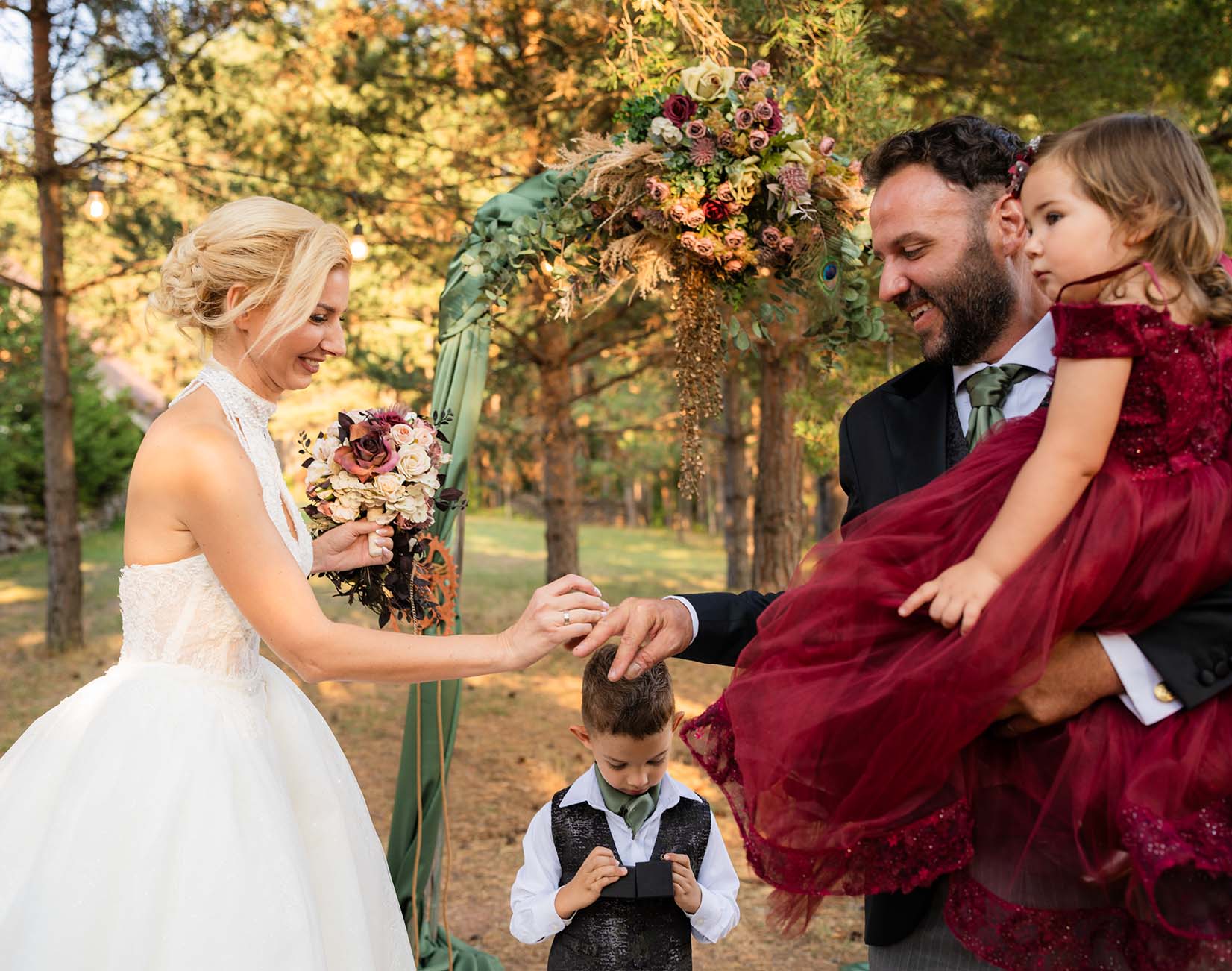 Сватбата на Ади и Асен (3) - Сватбена галерия на Ivylu.bg