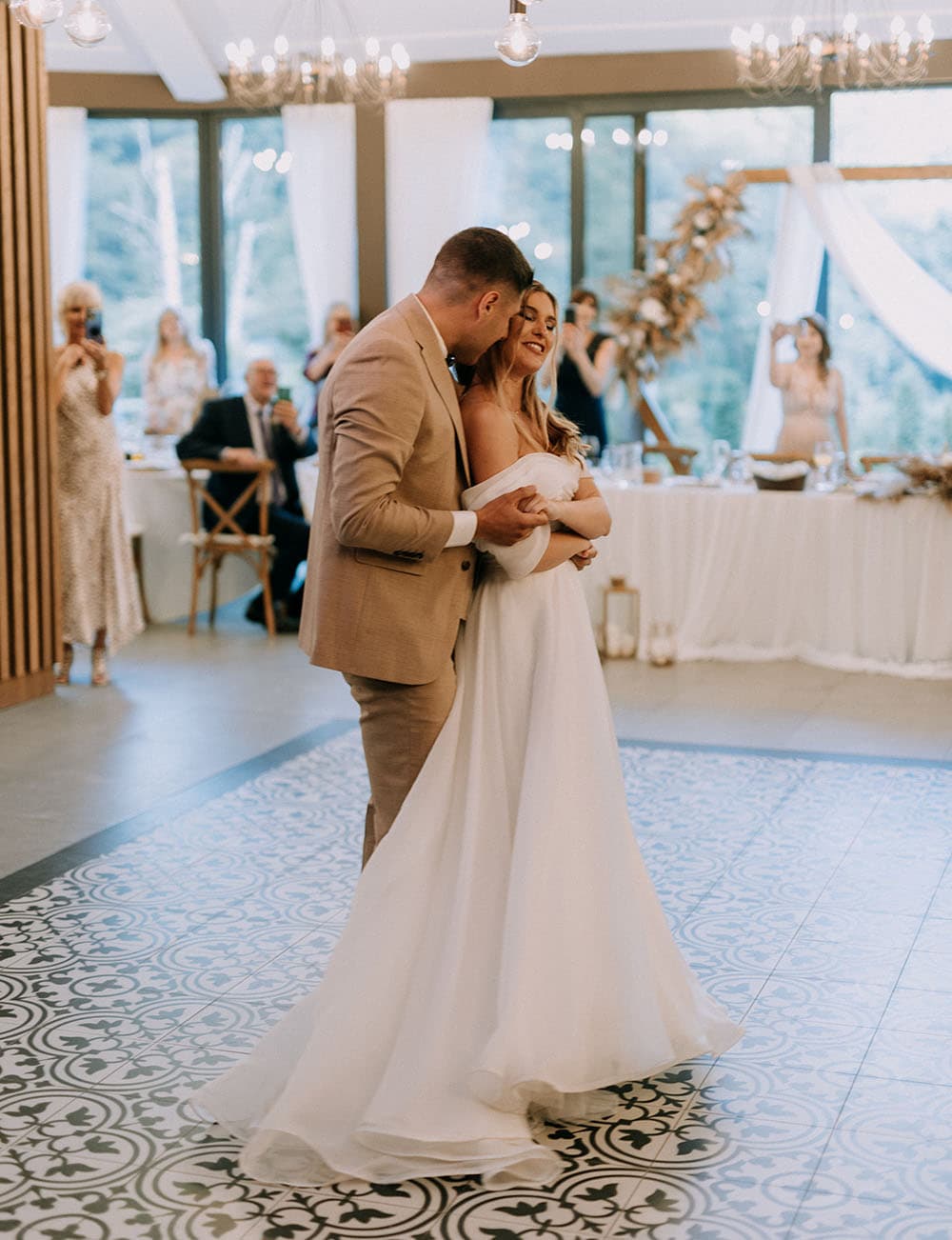 Сватбата на Йоанна и Иван (9) - Сватбена галерия на Ivylu.bg