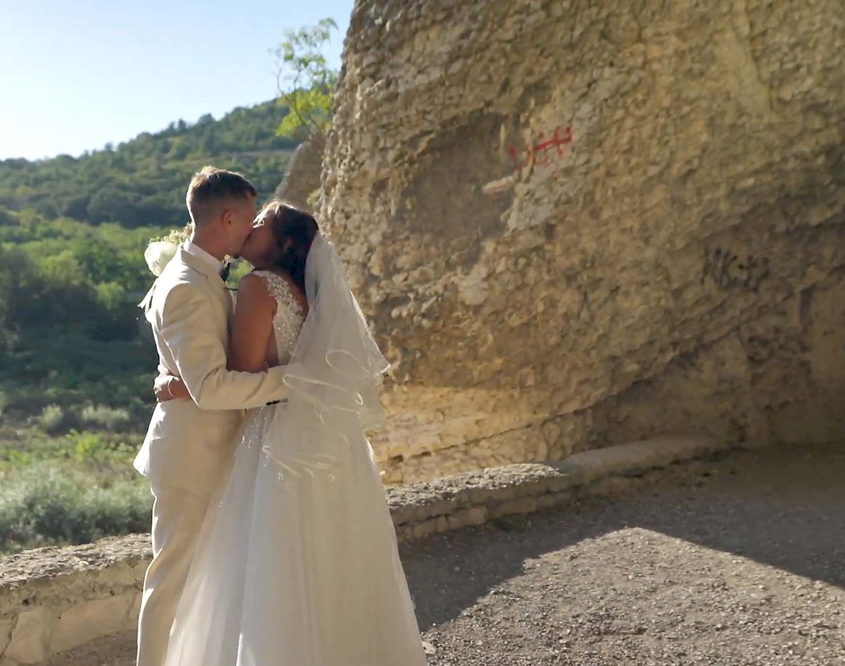 Сватбата на Женя и Йонуц (10) - Сватбена галерия на Ivylu.bg