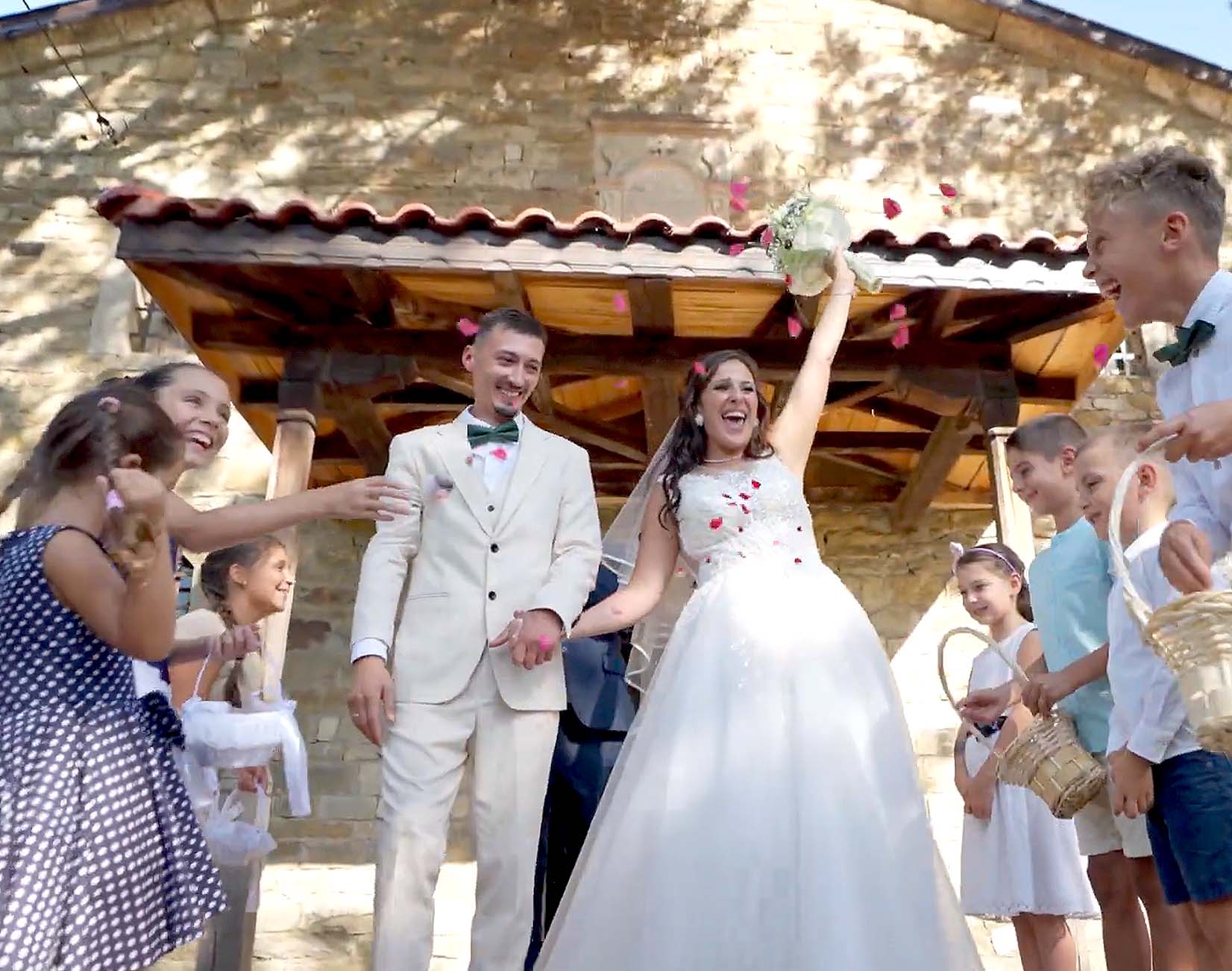 Сватбата на Женя и Йонуц (5) - Сватбена галерия на Ivylu.bg