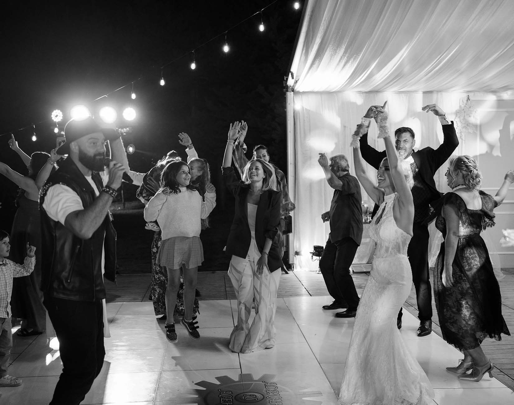 Сватбата на Ади и Асен (17) - Сватбена галерия на Ivylu.bg