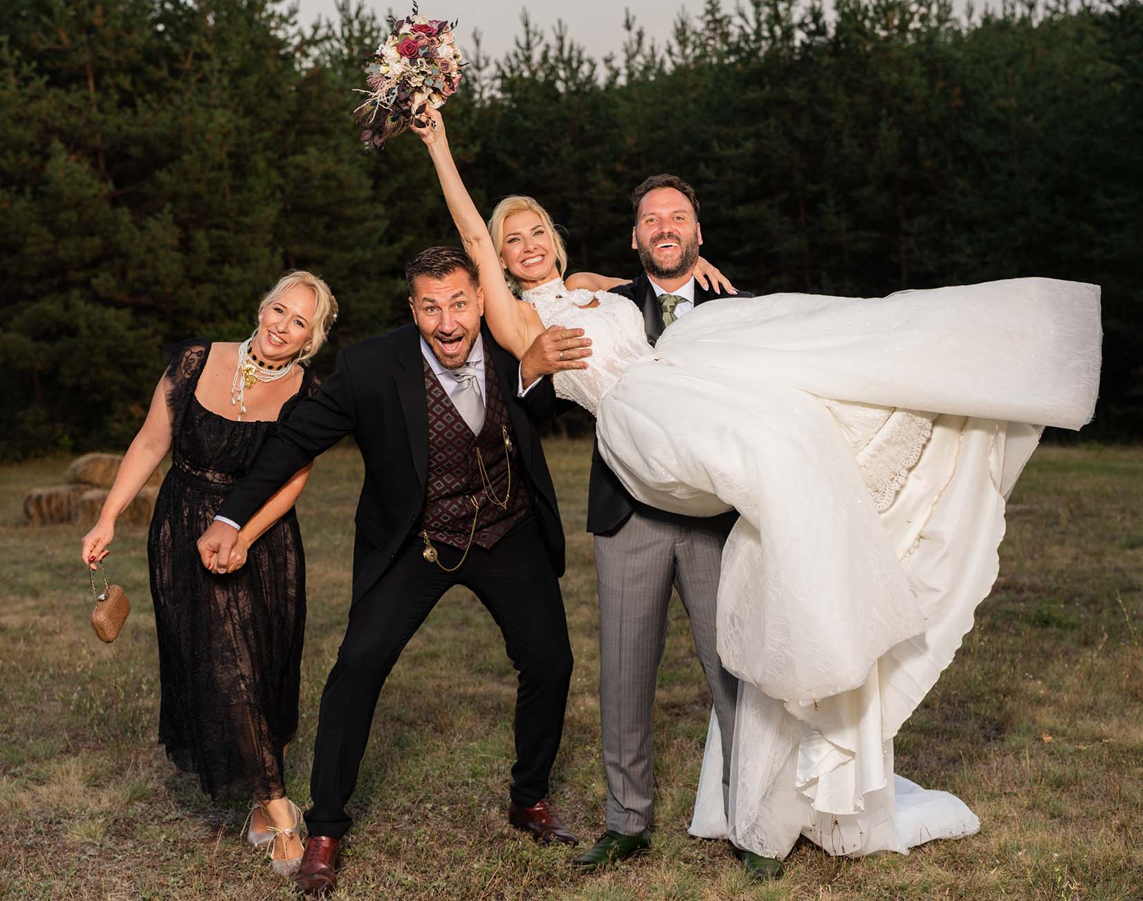 Сватбата на Ади и Асен (5) - Сватбена галерия на Ivylu.bg