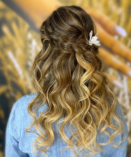 Bridal Hairstyle - Curly half-up - 1116