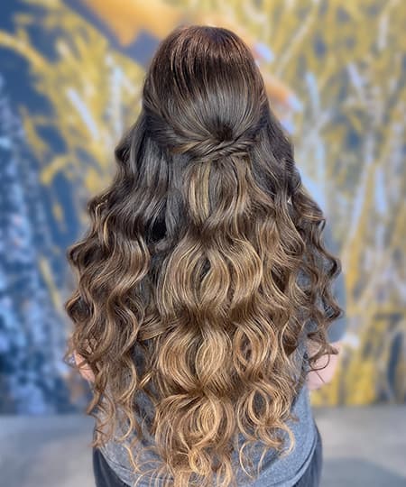 Bridal Hairstyle - Long and wavy half-up - 1119