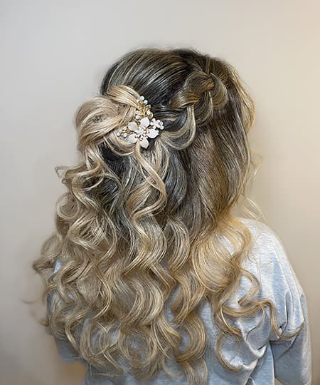 Bridal Hairstyle - Curly half-up with loose waves - 1131