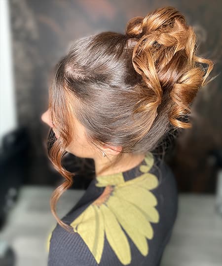Bridal Hairstyle - Pamela Anderson messy bun - 1134