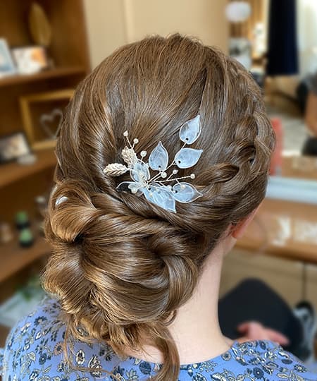 Bridal Hairstyle - Low romantic bun - 1155