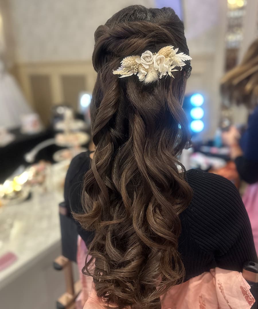 Сватбена прическа 1179 - Водопад от къдрици. Прически за сватба | Сватбени прически от IvyLu.bg